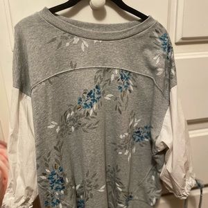 Sweatshirt
